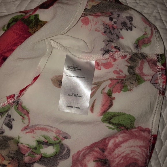 BEAUTIFUL Bebe floral shirt - Picture 7 of 7